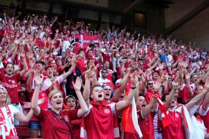 تعرض عشاق كرة القدم لعمليات احتيال ضخمة في تذاكر المباراة قبل مواجهة الدنمارك والبرتغال.