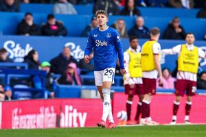 77 مباراة دون تسجيل أي أهداف: لاعب وسط إيفرتون الدنماركي يتصدر قائمة أطول سلسلة خالية من الأهداف