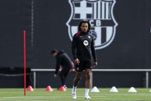 أعرب جول كونديه عن إحباطه، قائلًا إن إعادة جدولة مباراة برشلونة تُظهر "قلة الاحترام".