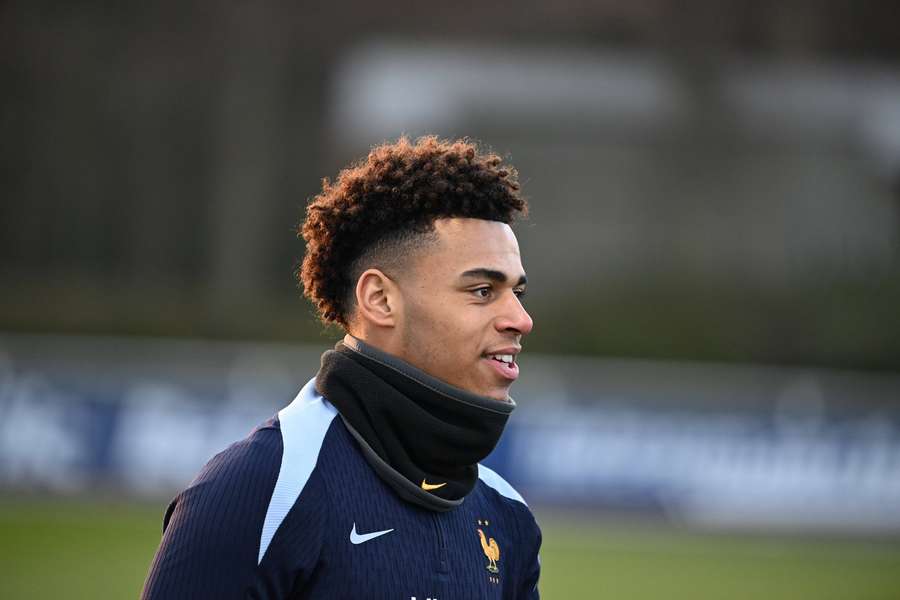 ديزيريه دويه خلال تدريب مع المنتخب الفرنسي