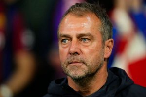 يدعي هانسي فليك أن الحديث عن تحقيق برشلونة الثلاثية جاء مبكرًا بعد الفوز بكأس الملك