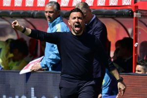 بقى فارولي وأياكس هادئين بعد الخسارة القياسية: "لا يمكنك الفوز دائمًا"