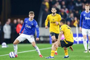 من المرجح أن يغيب ليندستروم عن بقية الموسم بعد خضوعه لعملية جراحية.