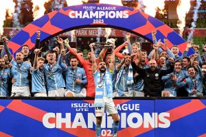 تغلّب نادي ملبورن سيتي بفارق ضيق على منافسه من نفس المدينة ليحقق لقب الدوري الأسترالي (A-League).