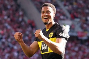 جيمي جيتينز ينتقل إلى تشيلسي من بوروسيا دورتموند في صفقة بقيمة 50 مليون جنيه إسترليني.