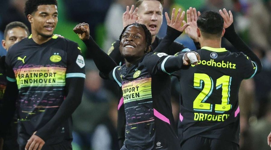 صدّ بي إس في هجوم فيينورد العنيف بفوز مشحون بالتوتر أمام إف سي خرونينجن.