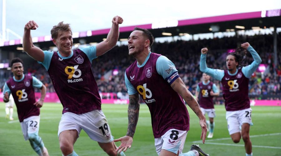 تمت ترقية بيرنلي وليدز إلى الدوري الإنجليزي الممتاز بعد أن تغلب فريق الكلاريتس على شيفيلد يونايتد.