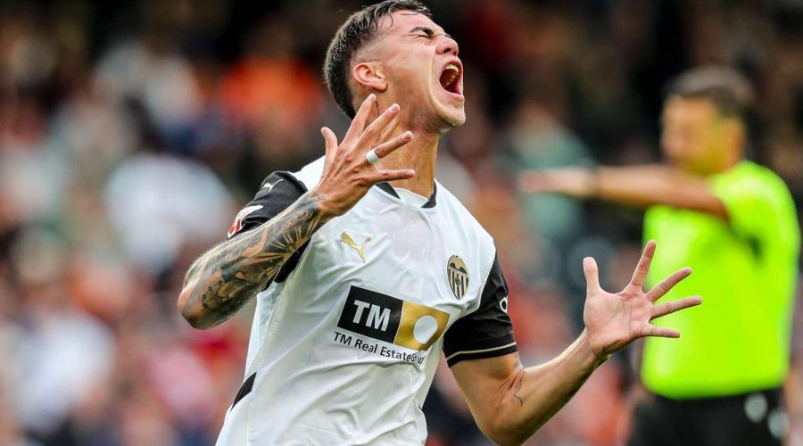 تتشبث إسبانيول بتعادل قيم أمام الهيمنة الواضحة لفالنسيا في ليغا.