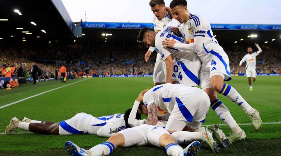 تتجه ليدز نحو التتويج بلقب دوري البطولة الإنجليزية بعد انتصارها الكبير على بريستول سيتي.