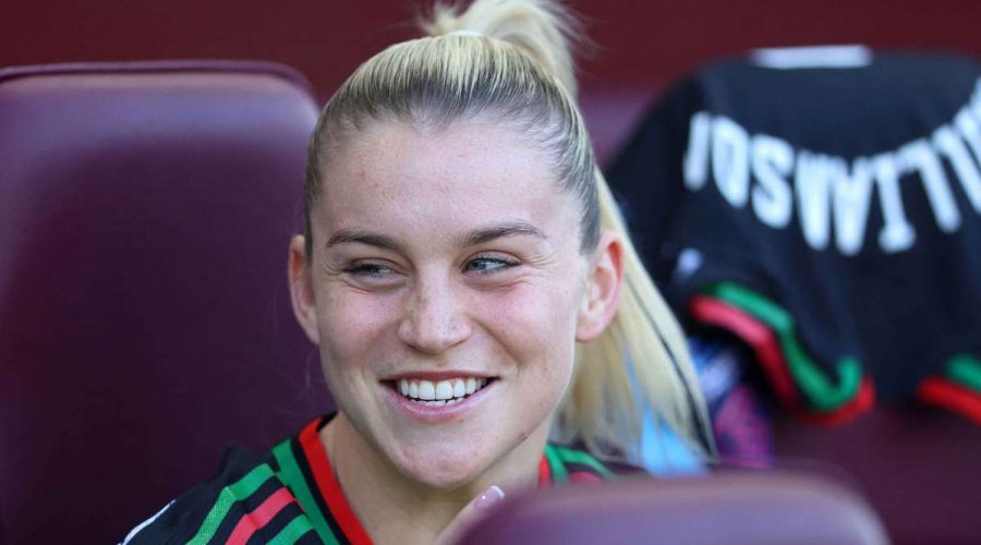 أليشيا روسو تؤمن بفريق أرسنال بينما يسعى لإزاحة برشلونة المهيمن من على العرش.