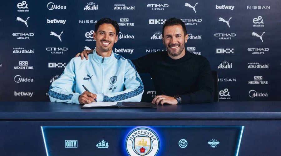 أعلن مانشستر سيتي عن تعاقده مع لاعب خط الوسط الهولندي ريندرز من نادي ميلان الإيطالي.