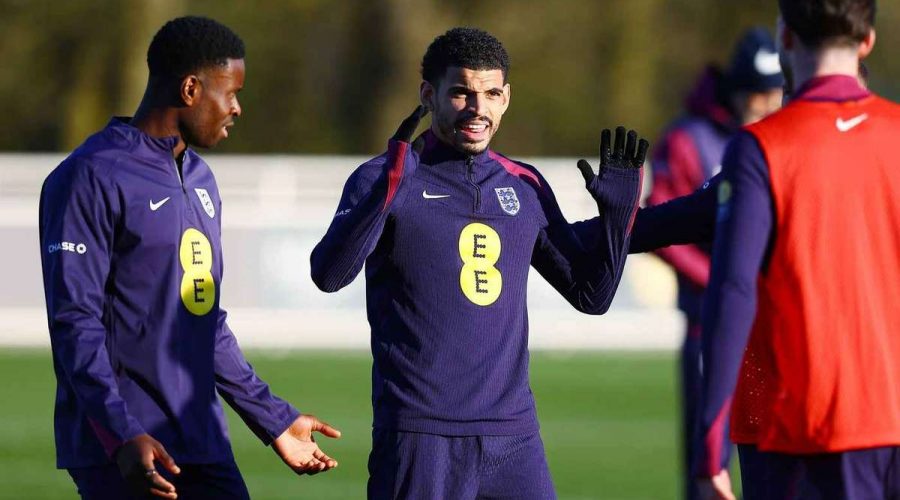 نجم نوتينغهام فورست "مورغان جيبس-وايت" أخبر "توماس توخل" بأنه يستحق استدعاء لمنتخب إنجلترا.