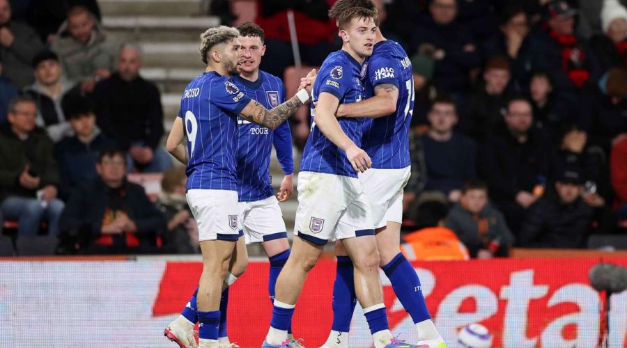 أذهل نادي إبسويتش تاون نادي بورنموث المُتصدّر، ليستمر في كفاحه من أجل البقاء.